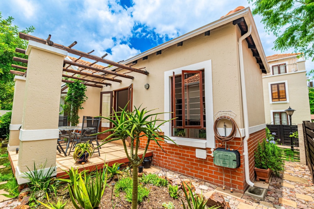 Townhouse for sale in Sunninghill - FW1725087