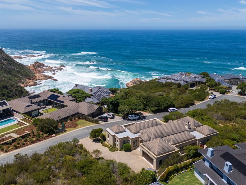 House for sale in Pezula Golf Estate - 1KG1720015 House for sale in Pezula Golf Estate - 1KG1720015