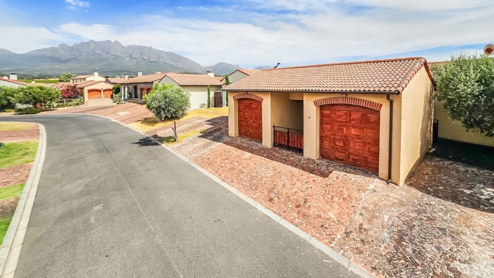 Security complex home for sale in Ranzadale - WEL1724831