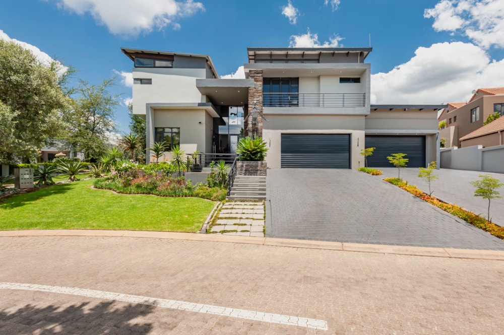 Double-storey house for sale in Copperleaf - 1CU1725899 Double-storey house for sale in Copperleaf - 1CU1725899