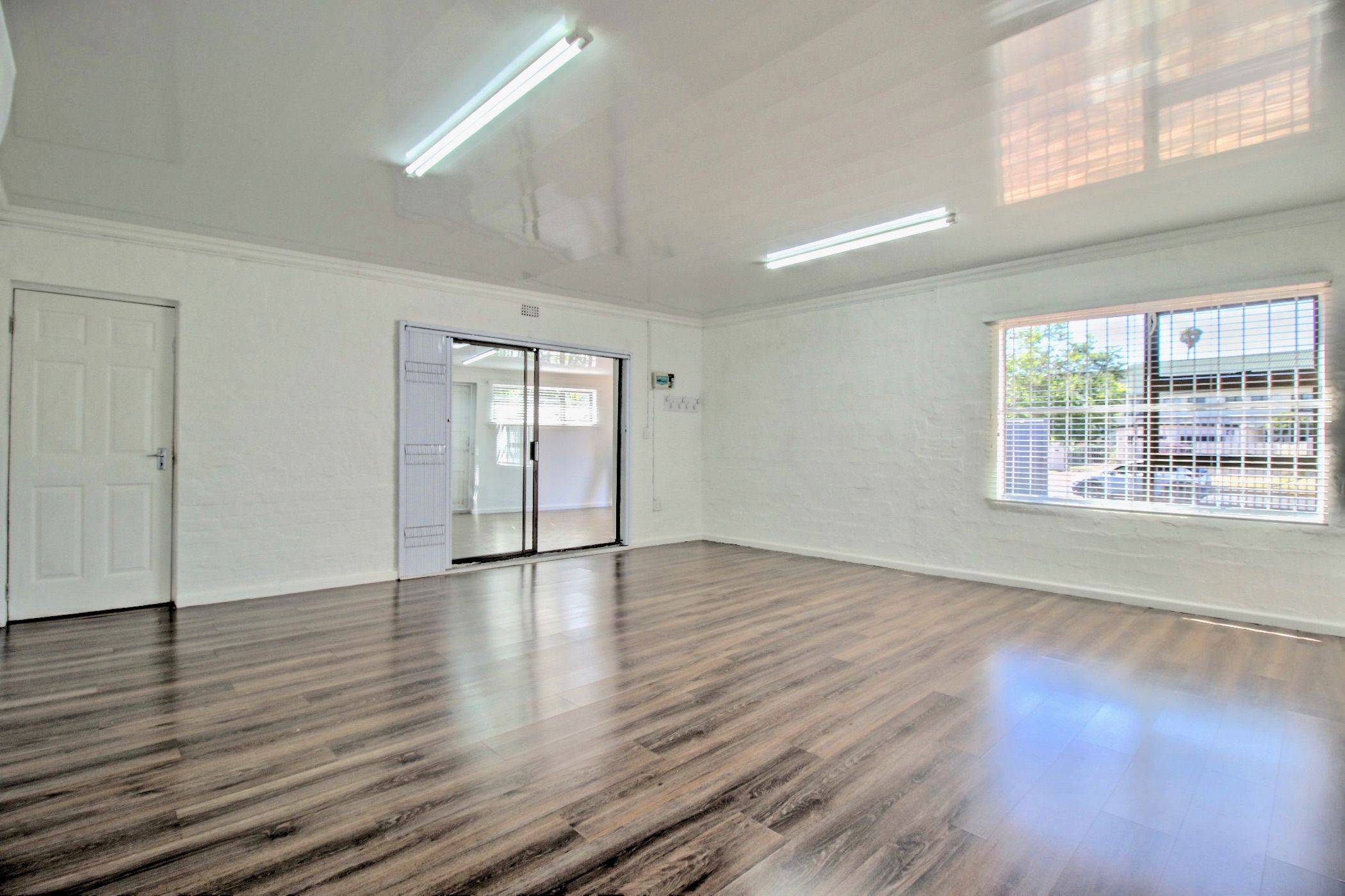 Commercial Building to rent in Kaapzicht - 1PLA1724512