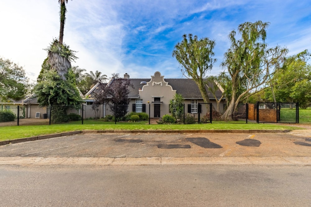 House for sale in Van Riebeeck Park, Kempton Park - KTP1724883 House for sale in Van Riebeeck Park, Kempton Park - KTP1724883