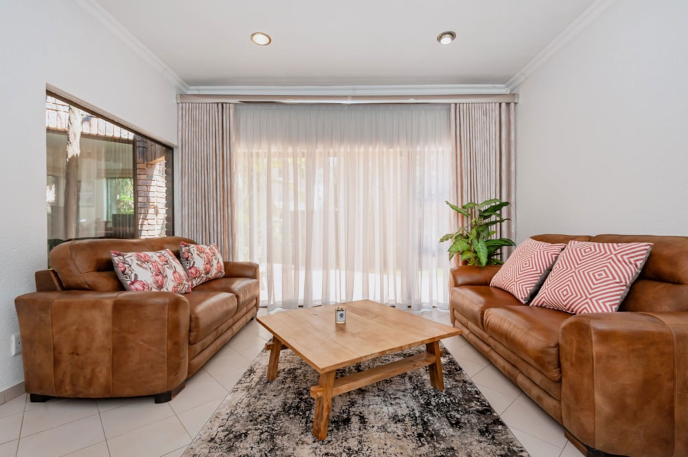 House for sale in Bedfordview - BED1723536 House for sale in Bedfordview - BED1723536