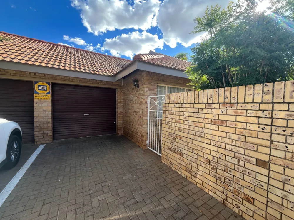 Townhouse for sale in Langenhovenpark - 1BX1726092 Townhouse for sale in Langenhovenpark - 1BX1726092