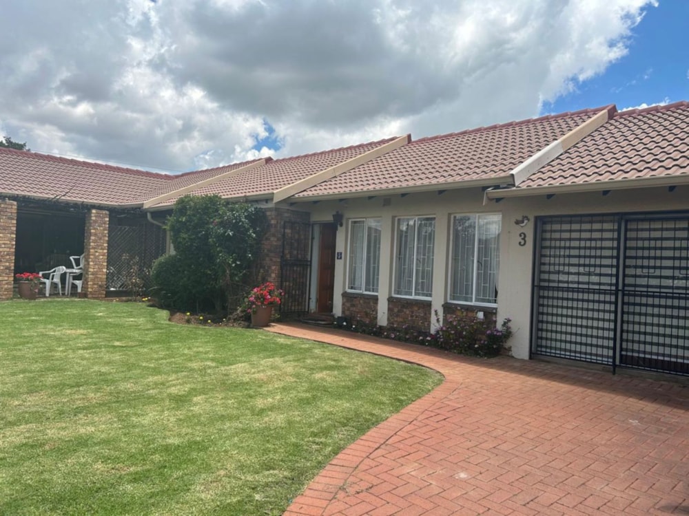 House for sale in Crystal Park - EN1726608