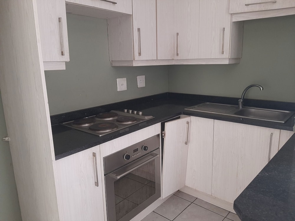 Bachelor apartment for sale in Nelspruit (Mbombela) - 1NS1726049 Bachelor apartment for sale in Nelspruit (Mbombela) - 1NS1726049