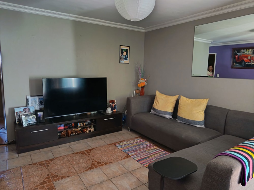 Apartment for sale in Grassy Park - 1OT1733310