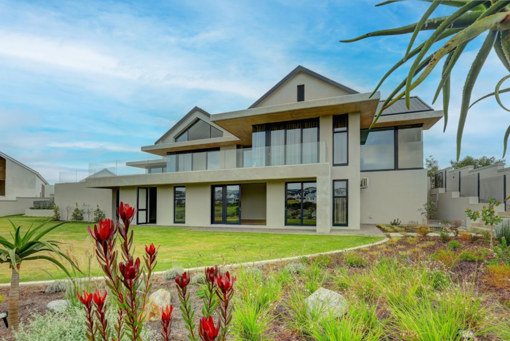 Apartment to rent in Kingswood Golf Estate - GEO1726166