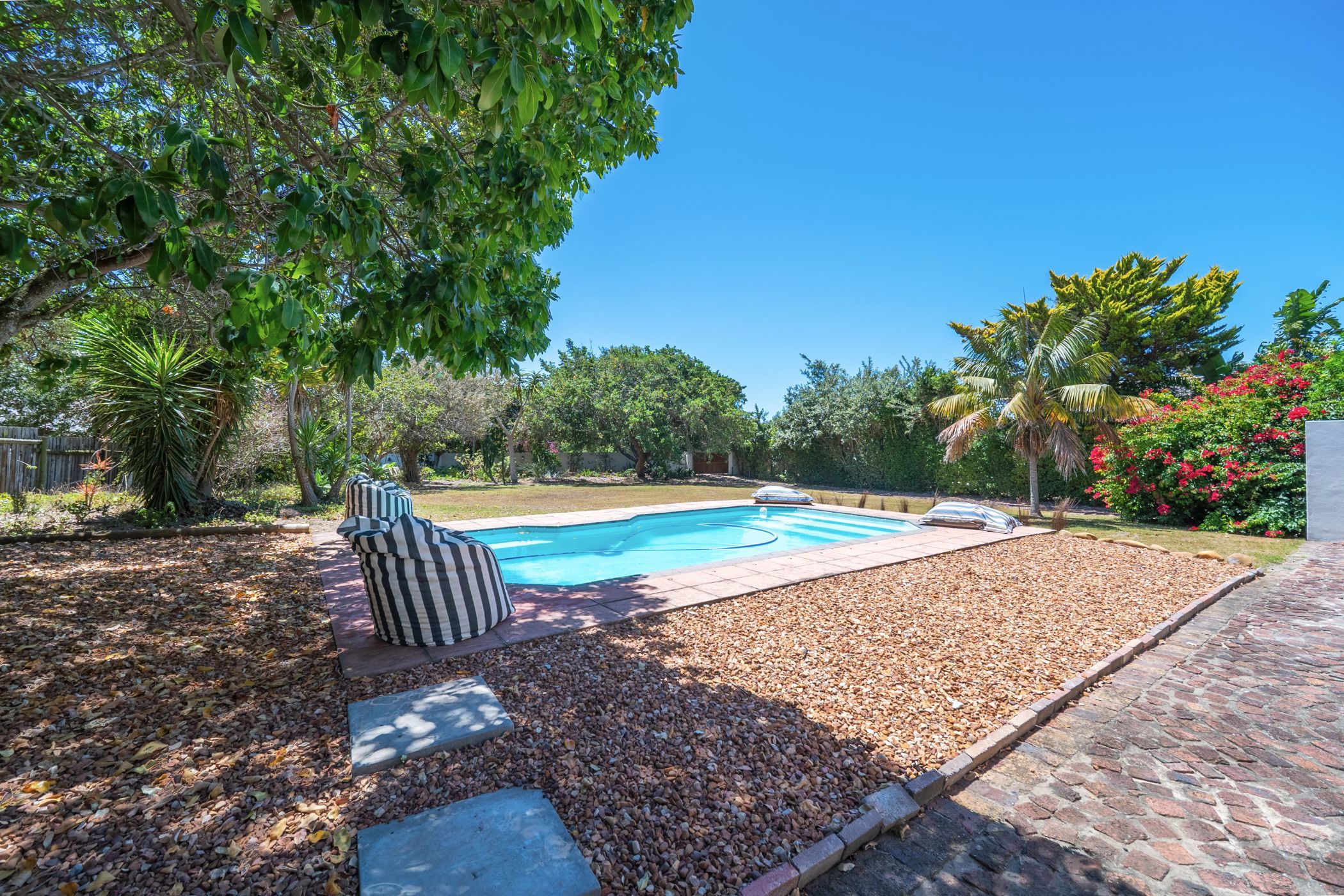 House for sale in Village - 1SA1727612