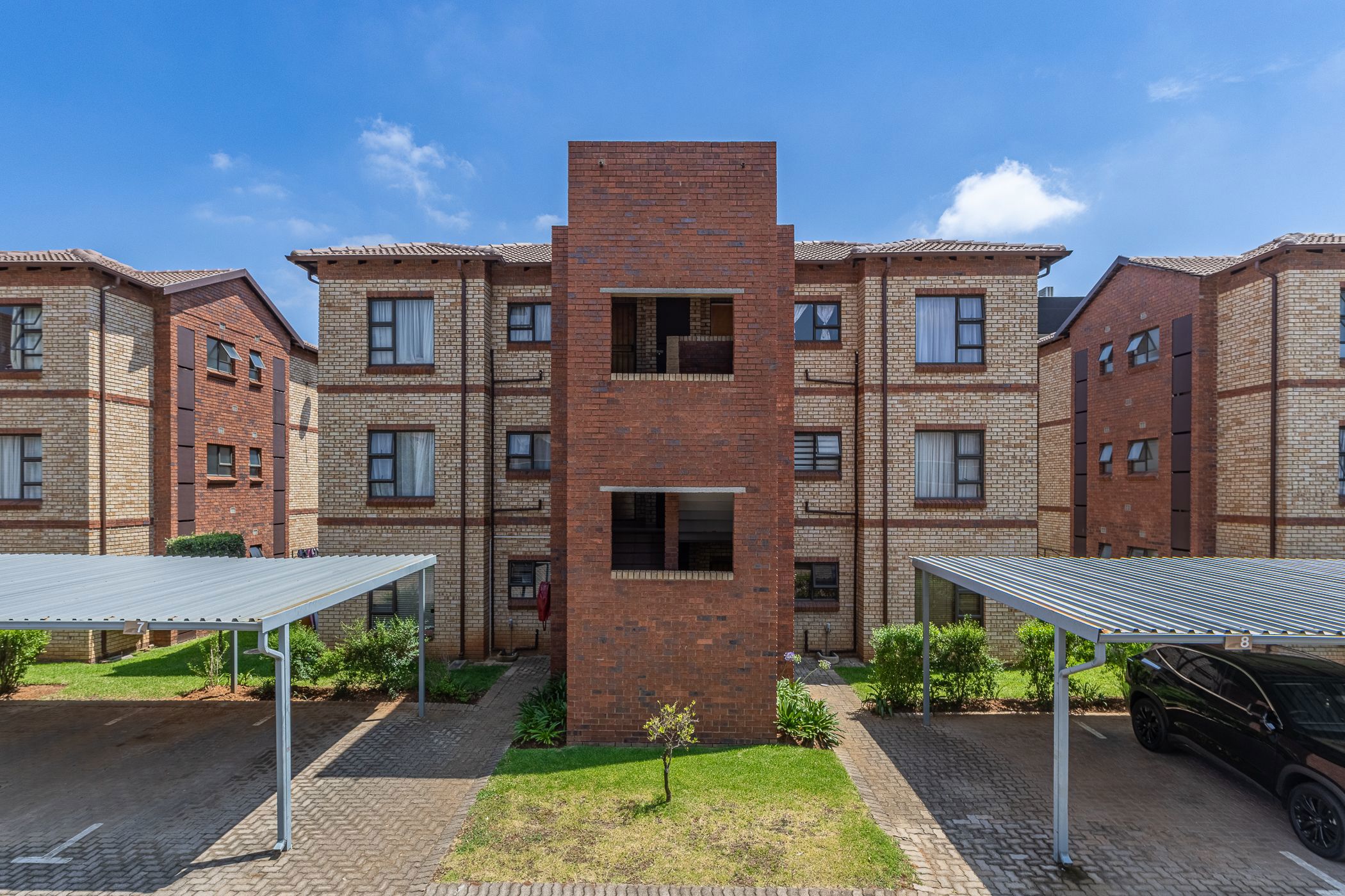 Townhouse for sale in Randpark Ridge - RAN1728078