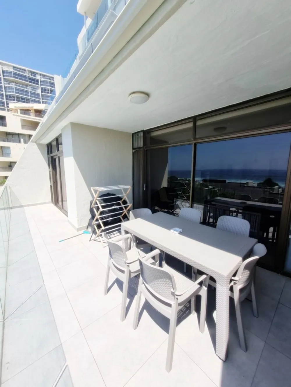 Apartment to rent in uMhlanga Rocks - 1ND1728507 Apartment to rent in uMhlanga Rocks - 1ND1728507