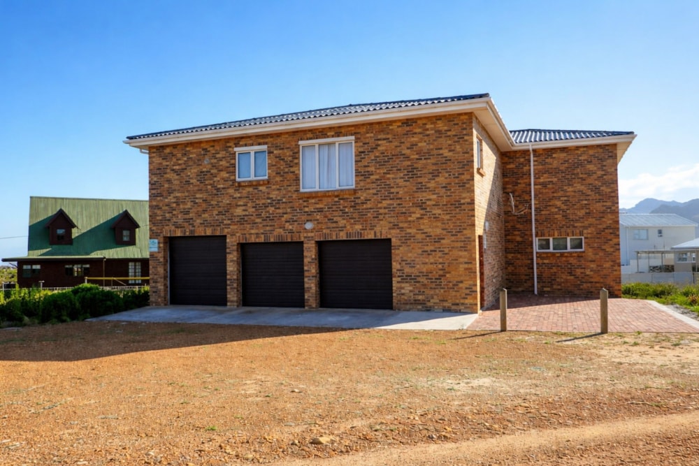 Double-storey house for sale in Pringle Bay - KN1725700