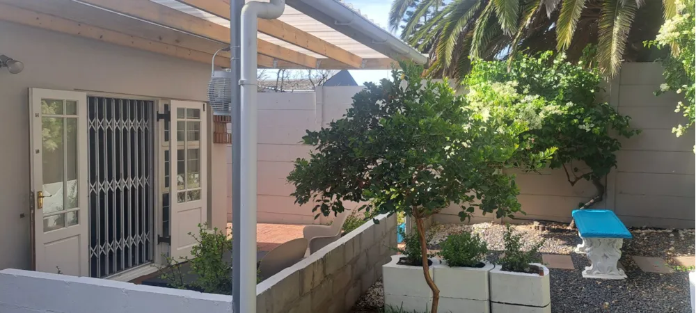 Garden cottage let in Table View - 1TV1722173