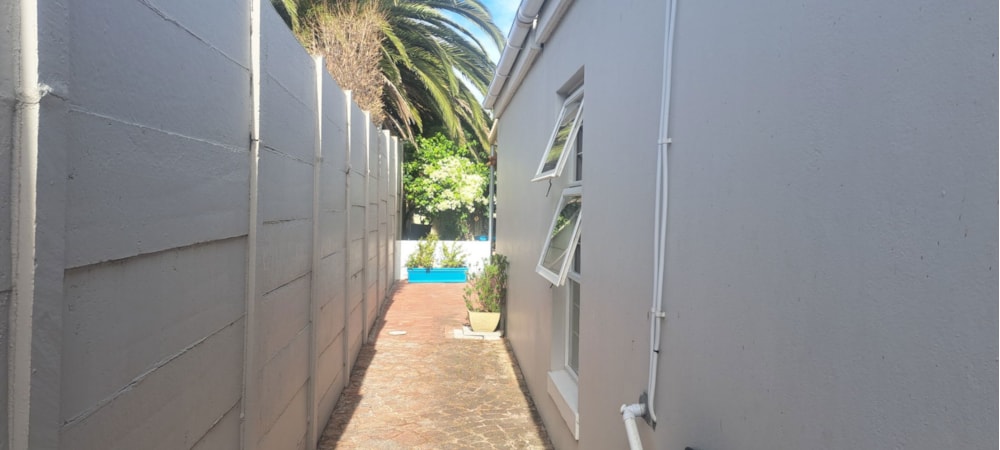 Garden cottage to rent in Table View - 1TV1722173