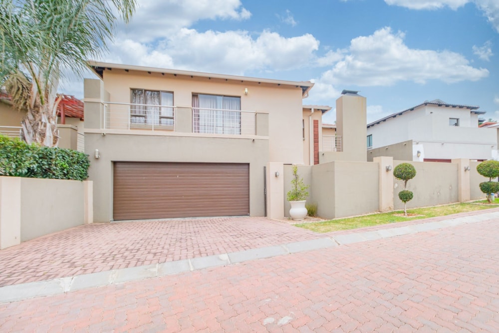 Cluster for sale in Radiokop - RAN1727216 Cluster for sale in Radiokop - RAN1727216