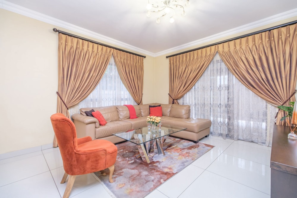 Cluster for sale in Radiokop - RAN1727216