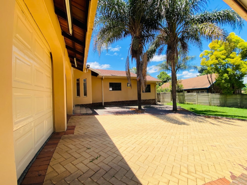 House let in Aviary Hill - 1NW1727735