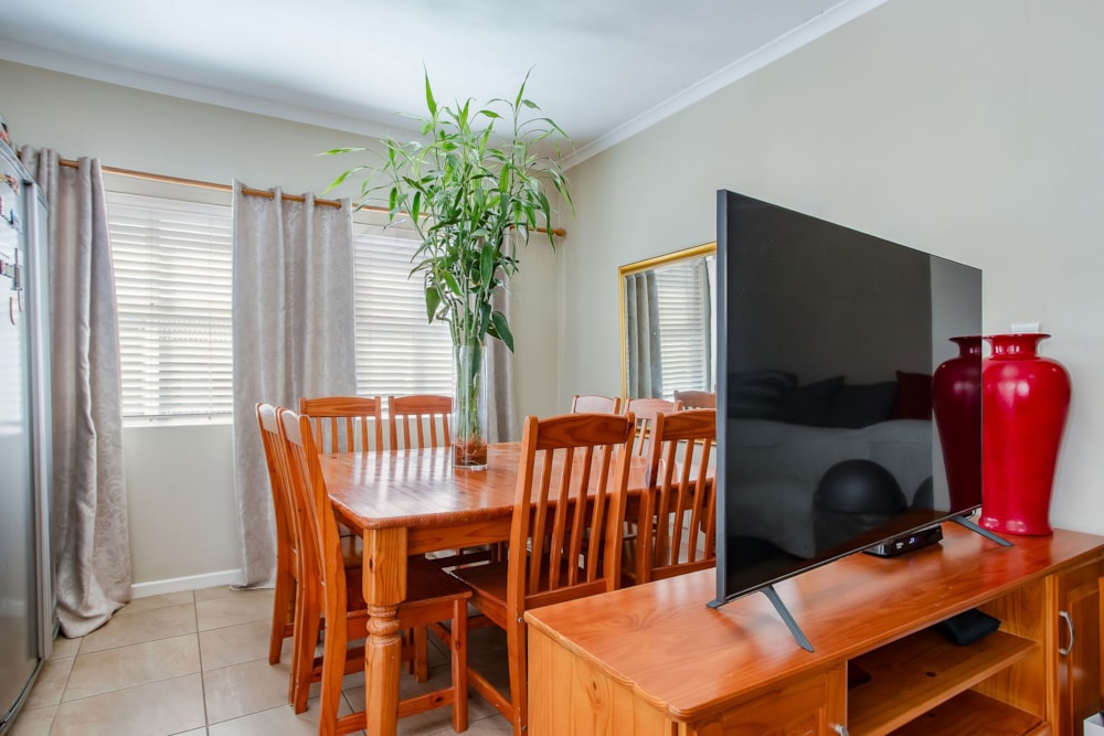 House for sale in Paarl South - TK1728864 House for sale in Paarl South - TK1728864