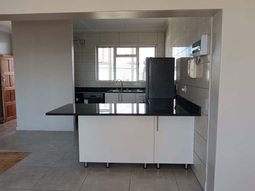 Apartment to rent in Summerstrand - 1PLZ1725672