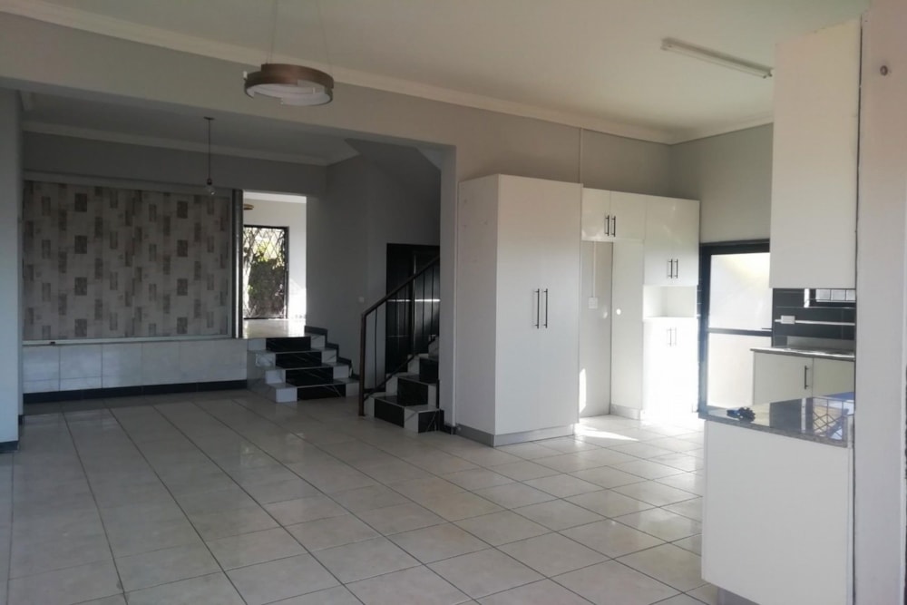 Townhouse to rent in Athlone Park - 1WB1726135