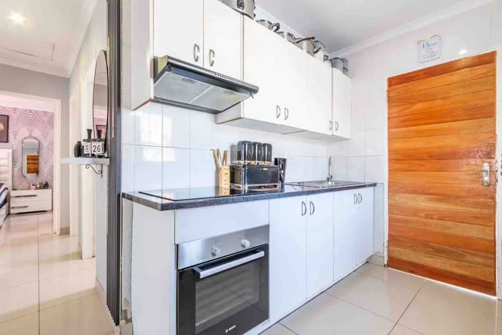 House sold in Dawn Park - BOK1728177