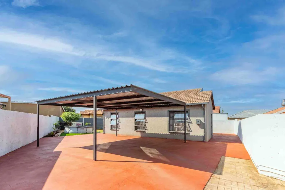 House sold in Dawn Park - BOK1728177