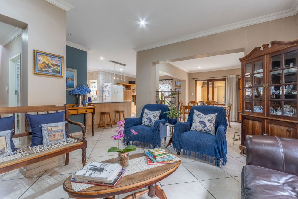 Double-storey house for sale in Hughes - BOK1727288