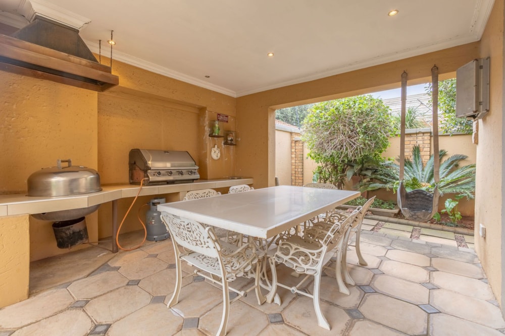 Double-storey house for sale in Hughes - BOK1727288