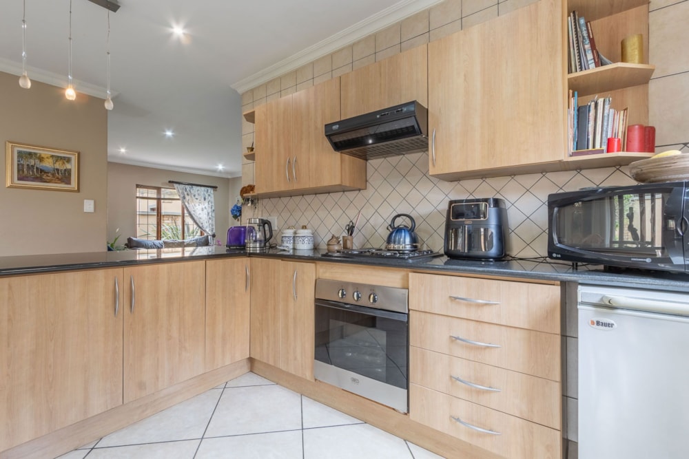 Double-storey house for sale in Hughes - BOK1727288