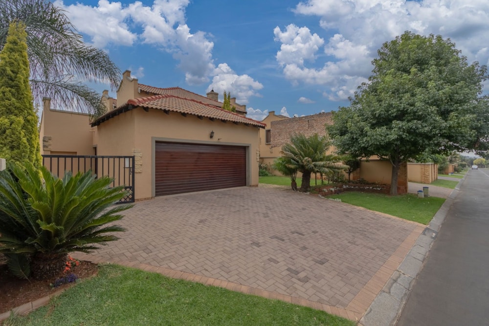 Double-storey house for sale in Hughes - BOK1727288 Double-storey house for sale in Hughes - BOK1727288