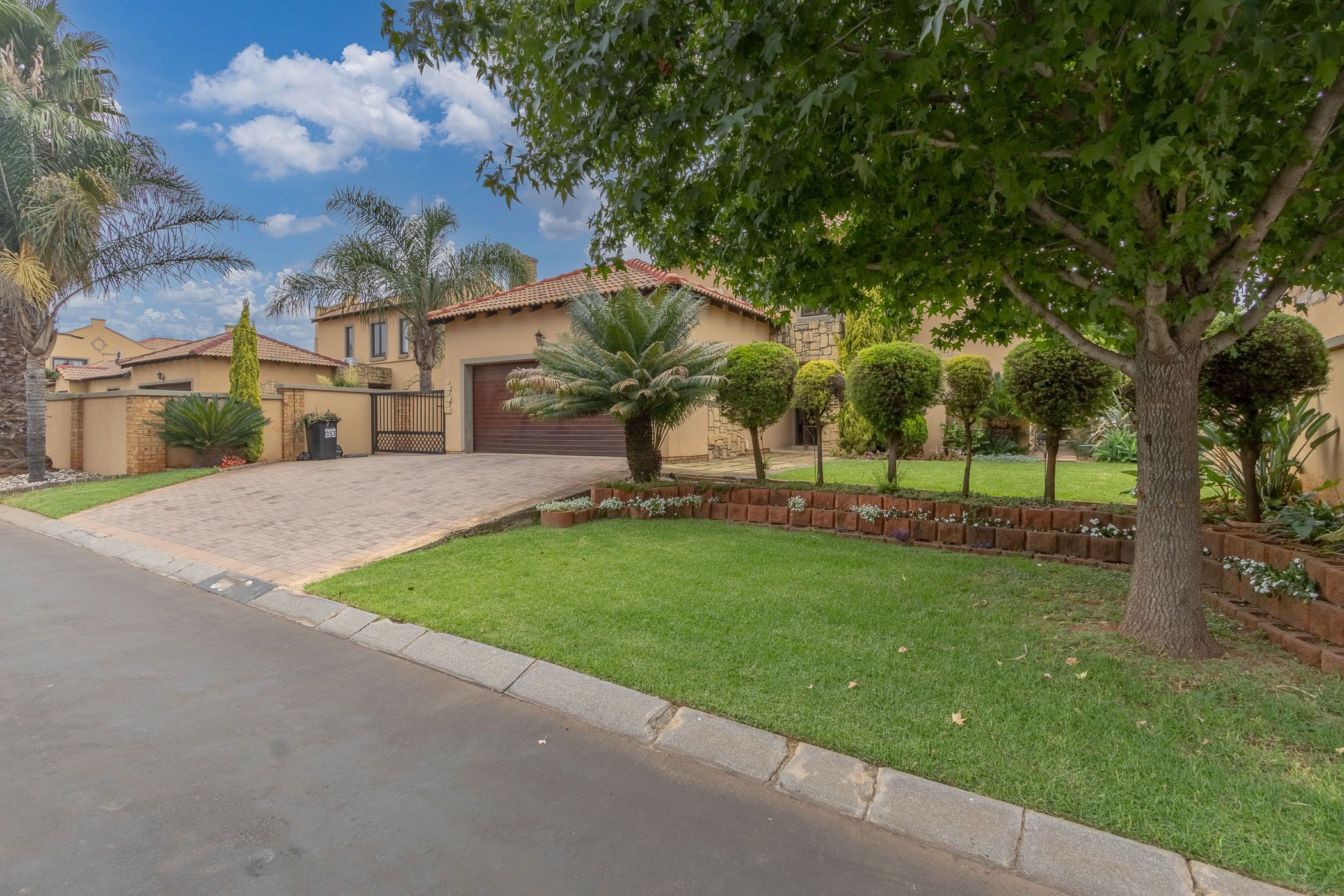 Double-storey house for sale in Hughes - BOK1727288