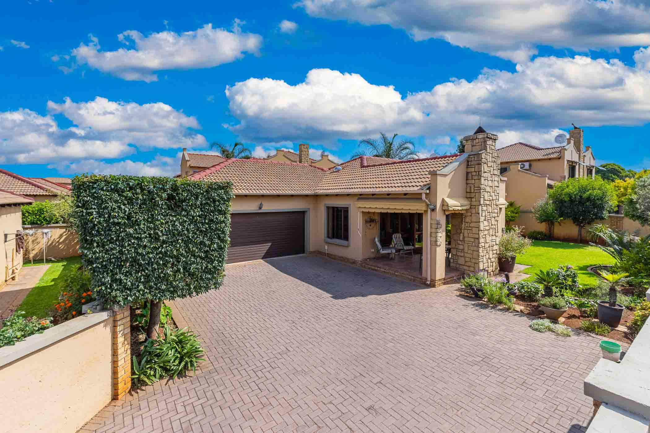 Cluster for sale in Hughes - BOK1727152