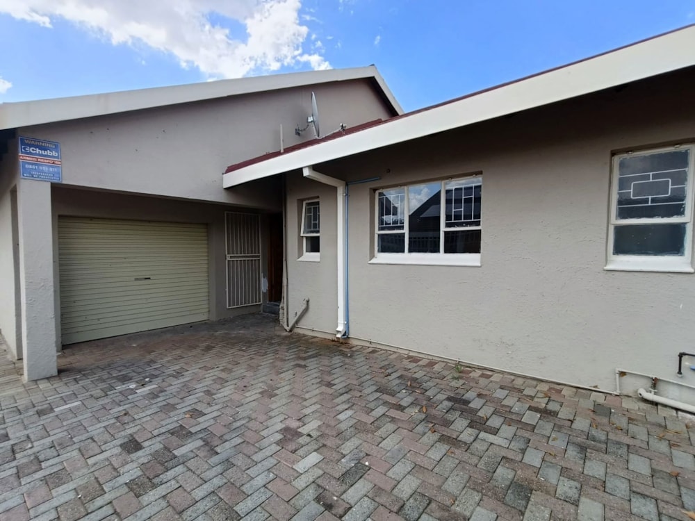 House to rent in Heuwelsig, Bloemfontein - 1BX1727709 House to rent in Heuwelsig, Bloemfontein - 1BX1727709