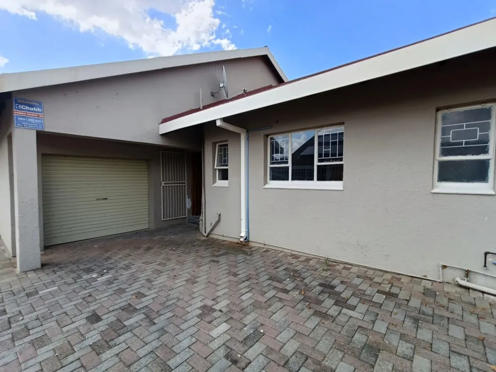 House let in Heuwelsig, Bloemfontein - 1BX1727709 House let in Heuwelsig, Bloemfontein - 1BX1727709
