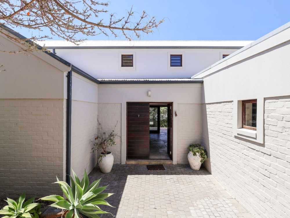 Double-storey house for sale in Vermont - HF1726402