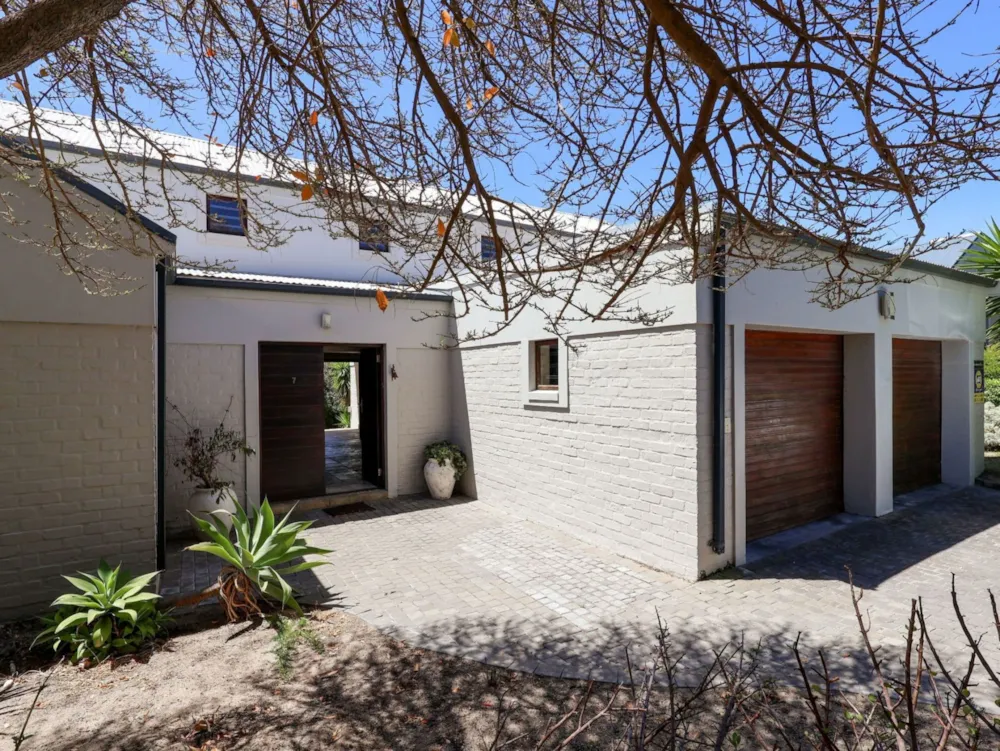 Double-storey house sold in Vermont - HF1726402 Double-storey house sold in Vermont - HF1726402