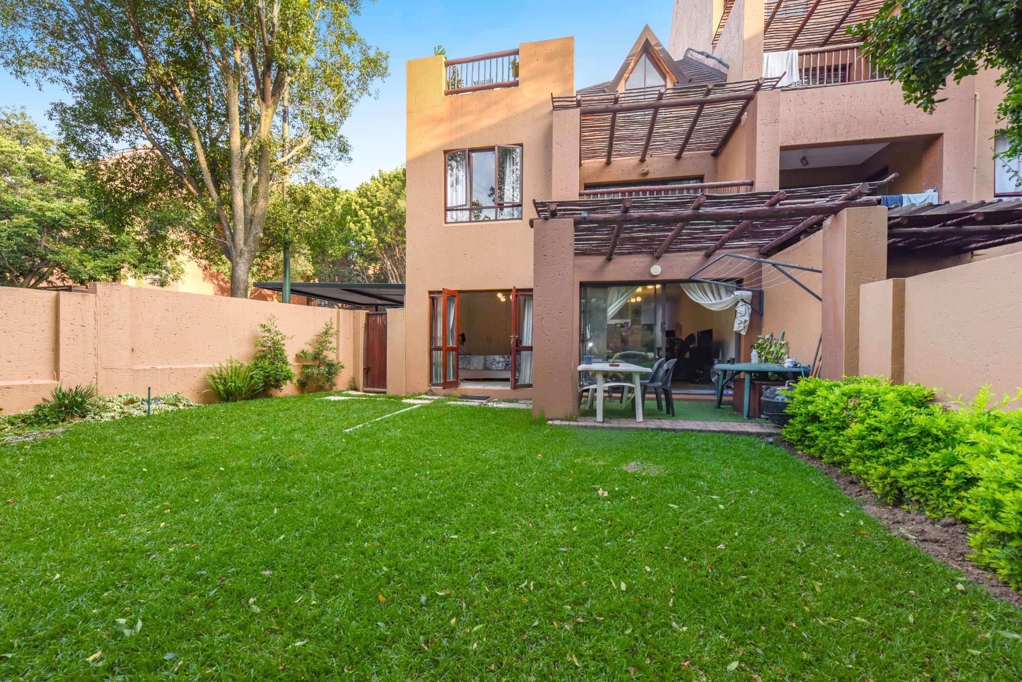 Apartment for sale in Douglasdale - FW1727602