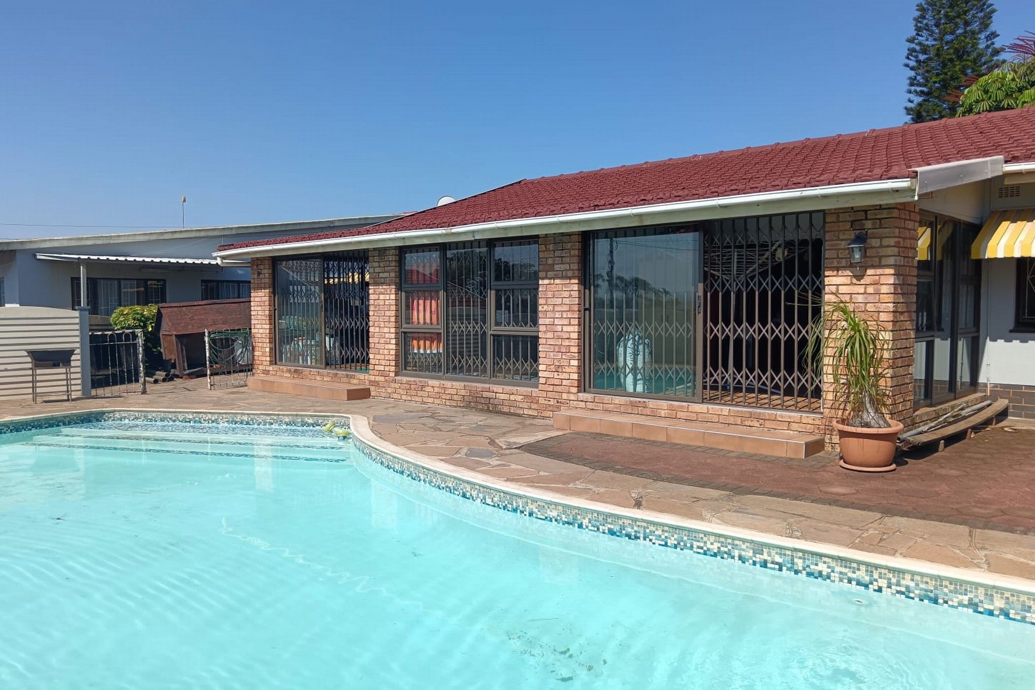 House for sale in Athlone Park - 1WB1726853