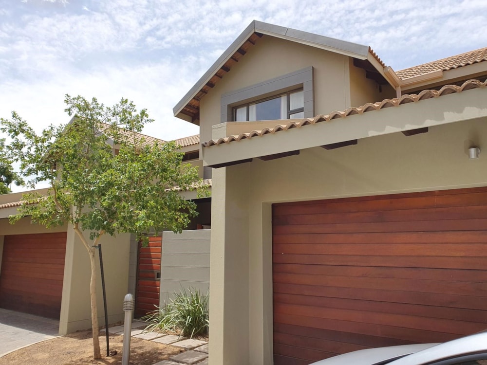 Townhouse for sale in Woodland Hills - 1BX1728463