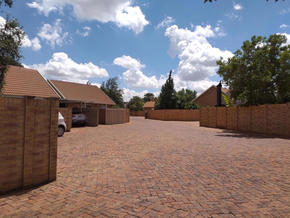 Townhouse let in Langenhovenpark - 1BX1725881 Townhouse let in Langenhovenpark - 1BX1725881