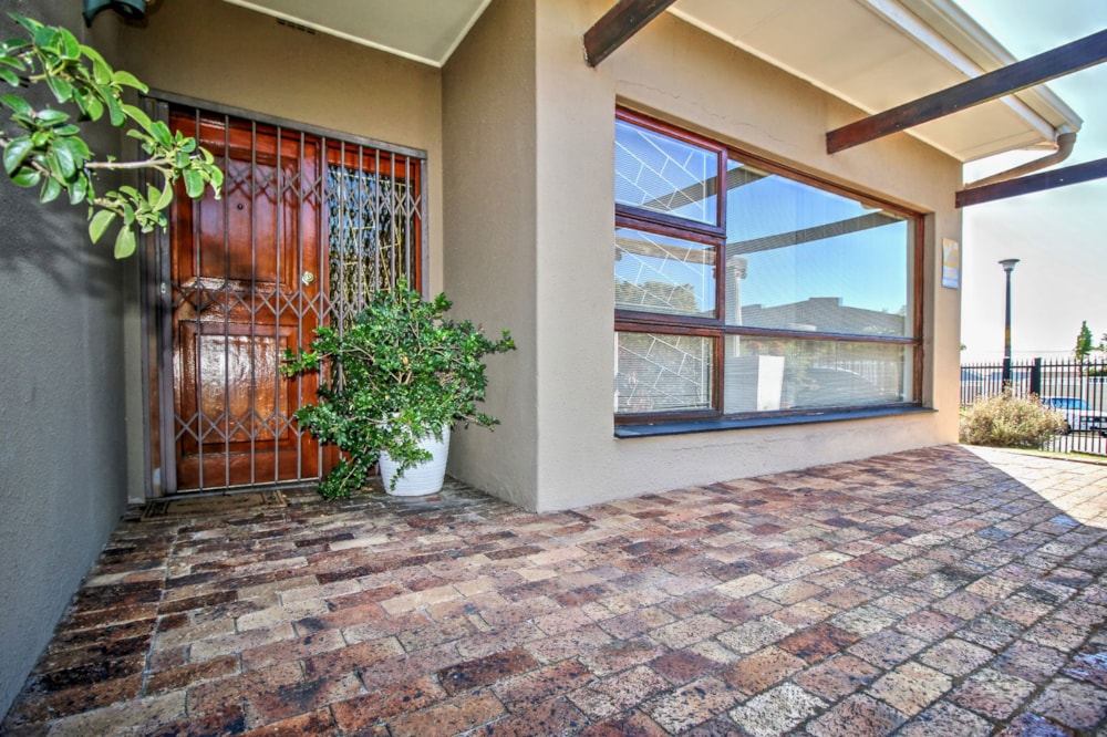 House for sale in Panorama, Parow - 1PLA1727305