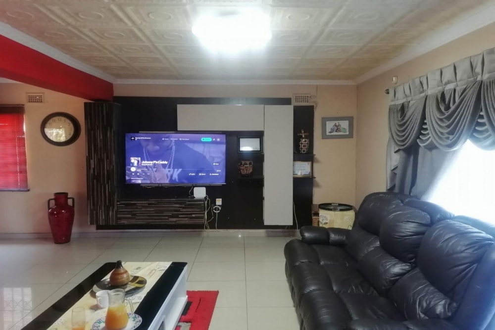 House for sale in Isipingo Hills - 1WB1726752