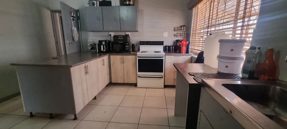 House for sale in Beaconsfield - 1KJ1728238 House for sale in Beaconsfield - 1KJ1728238