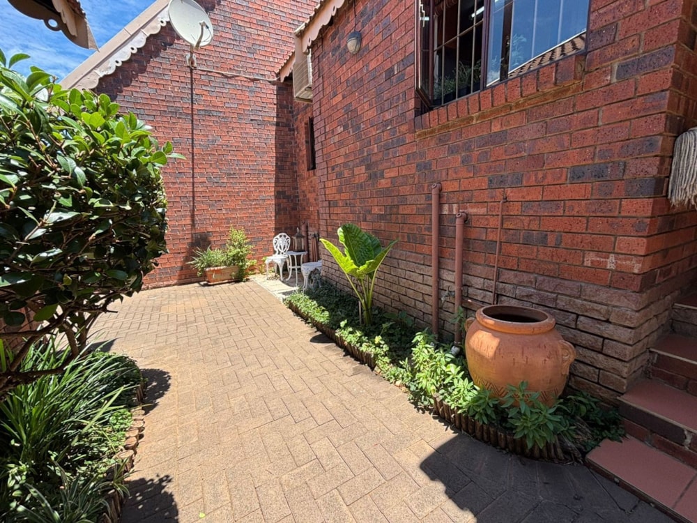 Townhouse for sale in Pentagon Park - 1BX1727045