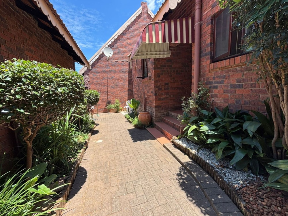 Townhouse for sale in Pentagon Park - 1BX1727045