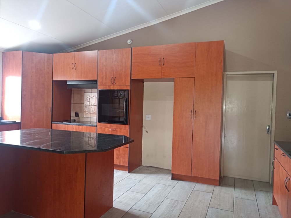 House for sale in Van Riebeeck Park, Kempton Park - KTP1728224