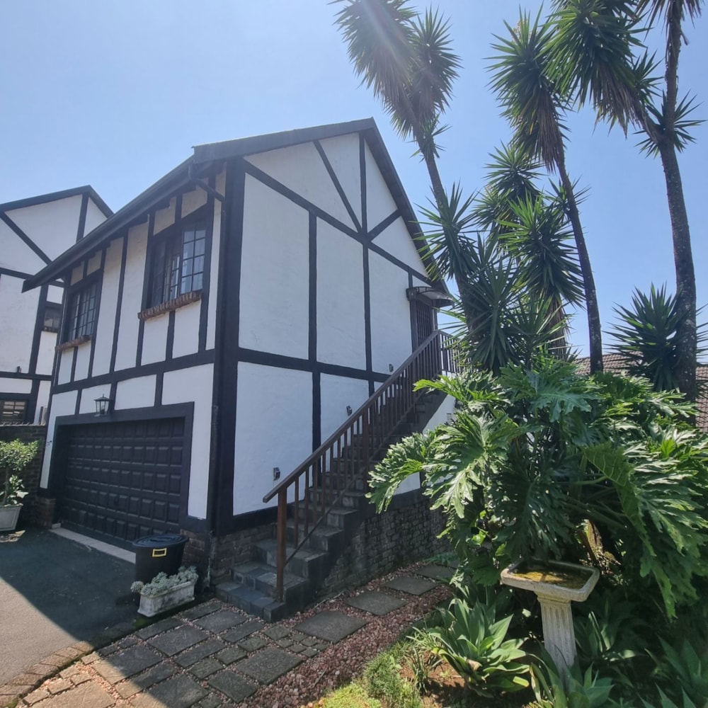 Bachelor apartment let in Hillcrest, Upper Highway - 1KF1728154