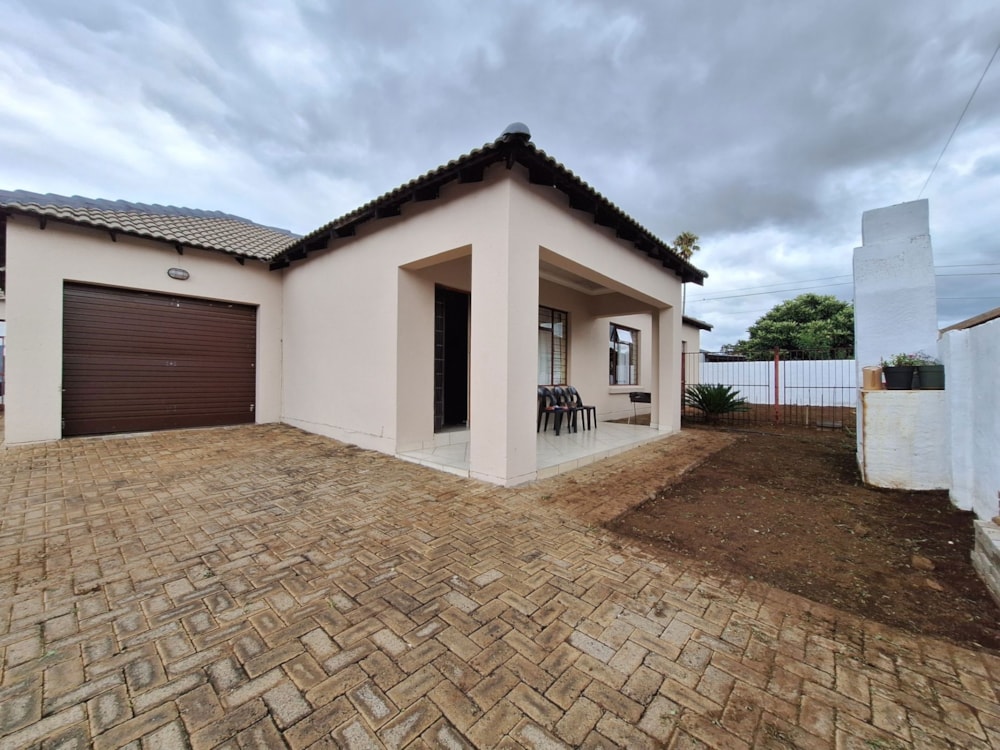 Townhouse for sale in Lydenburg (Mashishing) - 1LY1727620