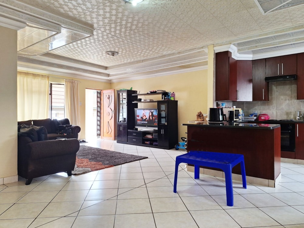 Townhouse for sale in Lydenburg (Mashishing) - 1LY1727620