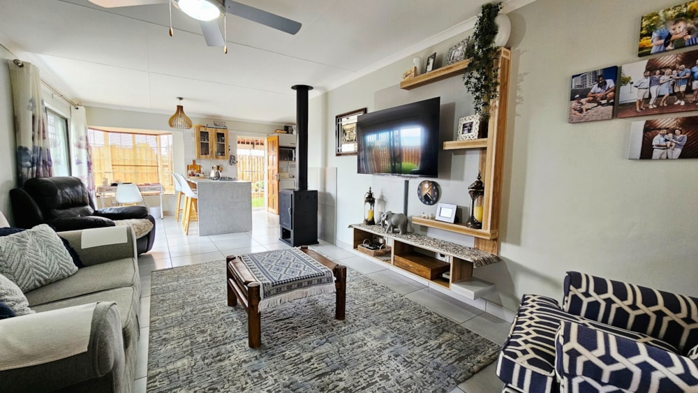 Townhouse for sale in Lydenburg (Mashishing) - 1LY1725950